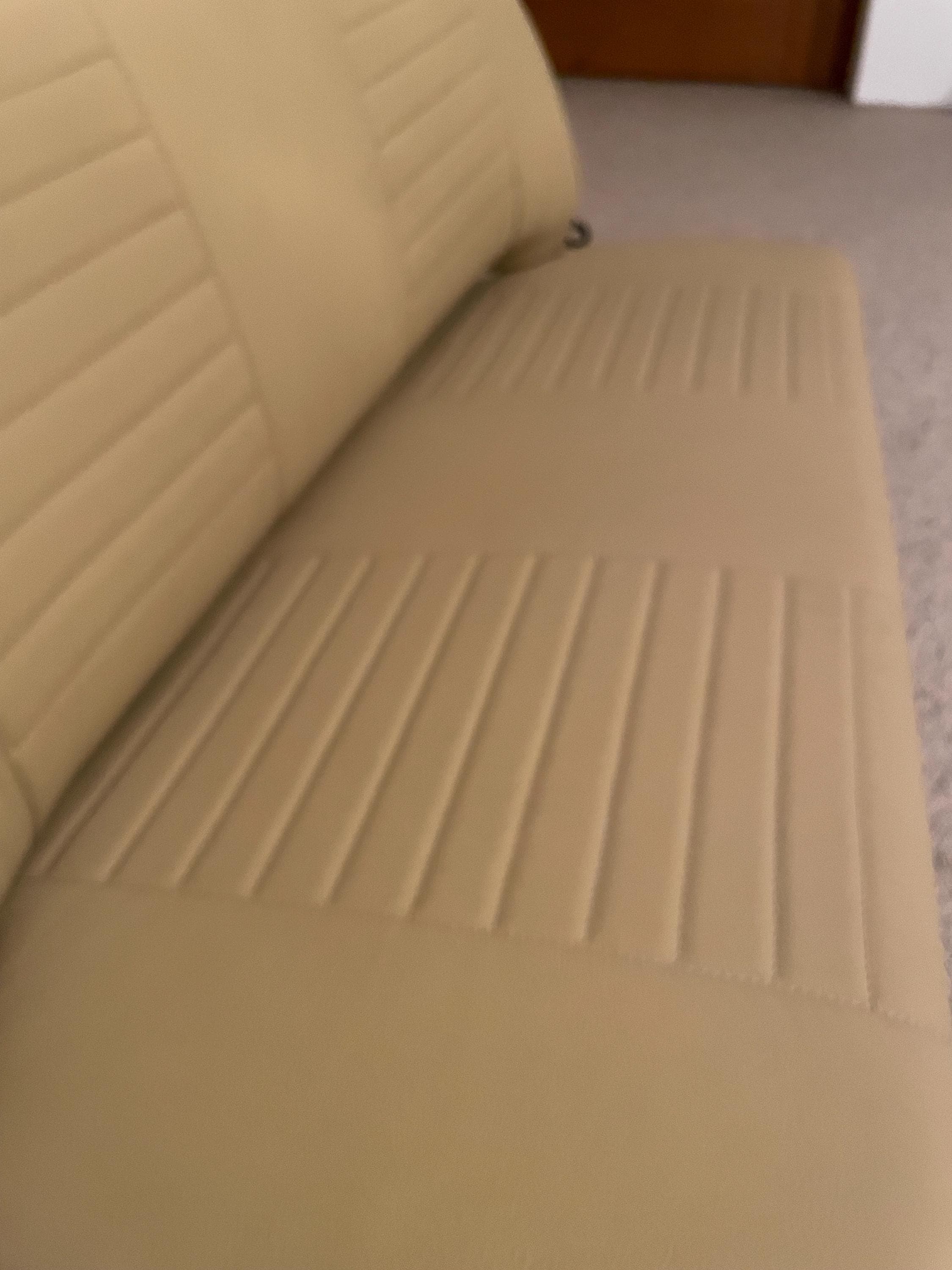 VW Beetle 3003 Cabriolet rear seat
