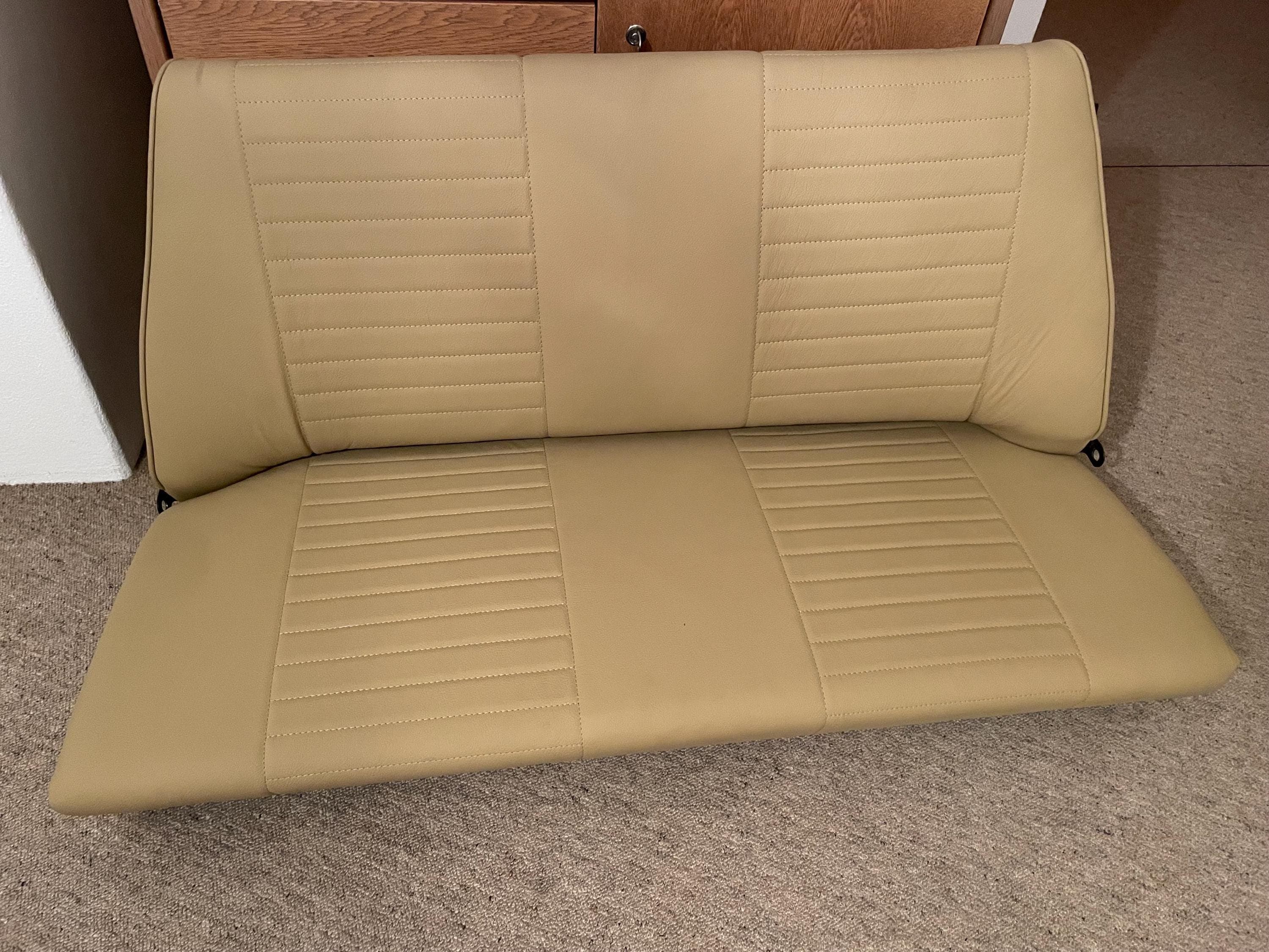 VW Beetle 3003 Cabriolet rear seat