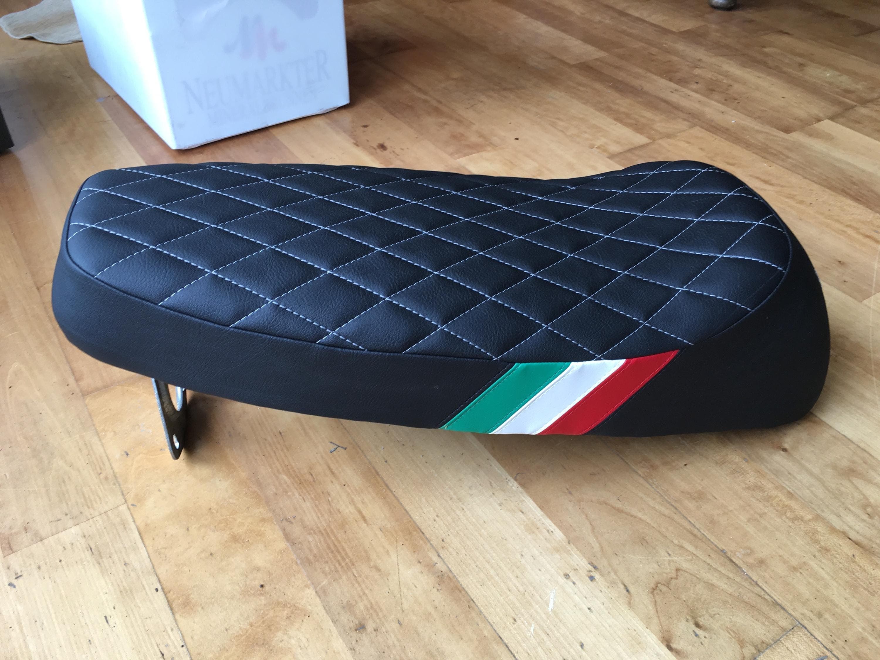 Seat covers for Vespa PV V50 PX GTS Sprint