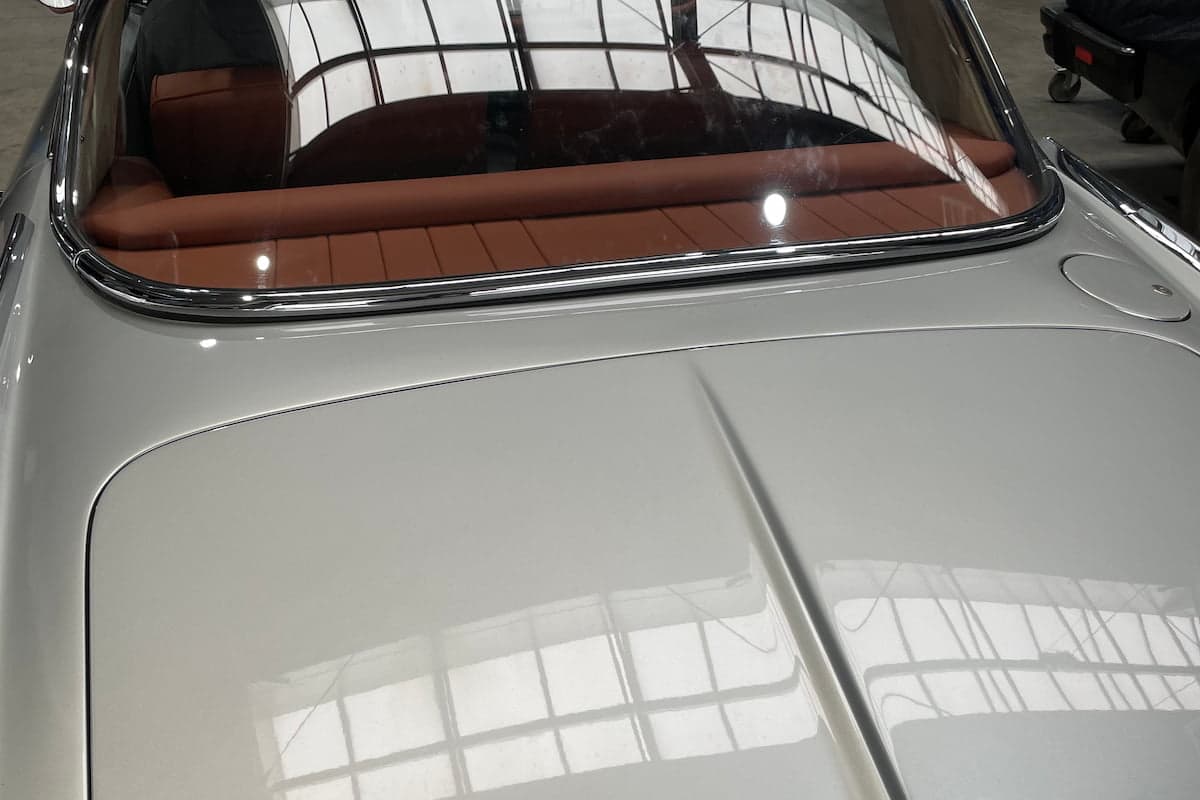 Maserati 3500 GT — exterior view through rear window