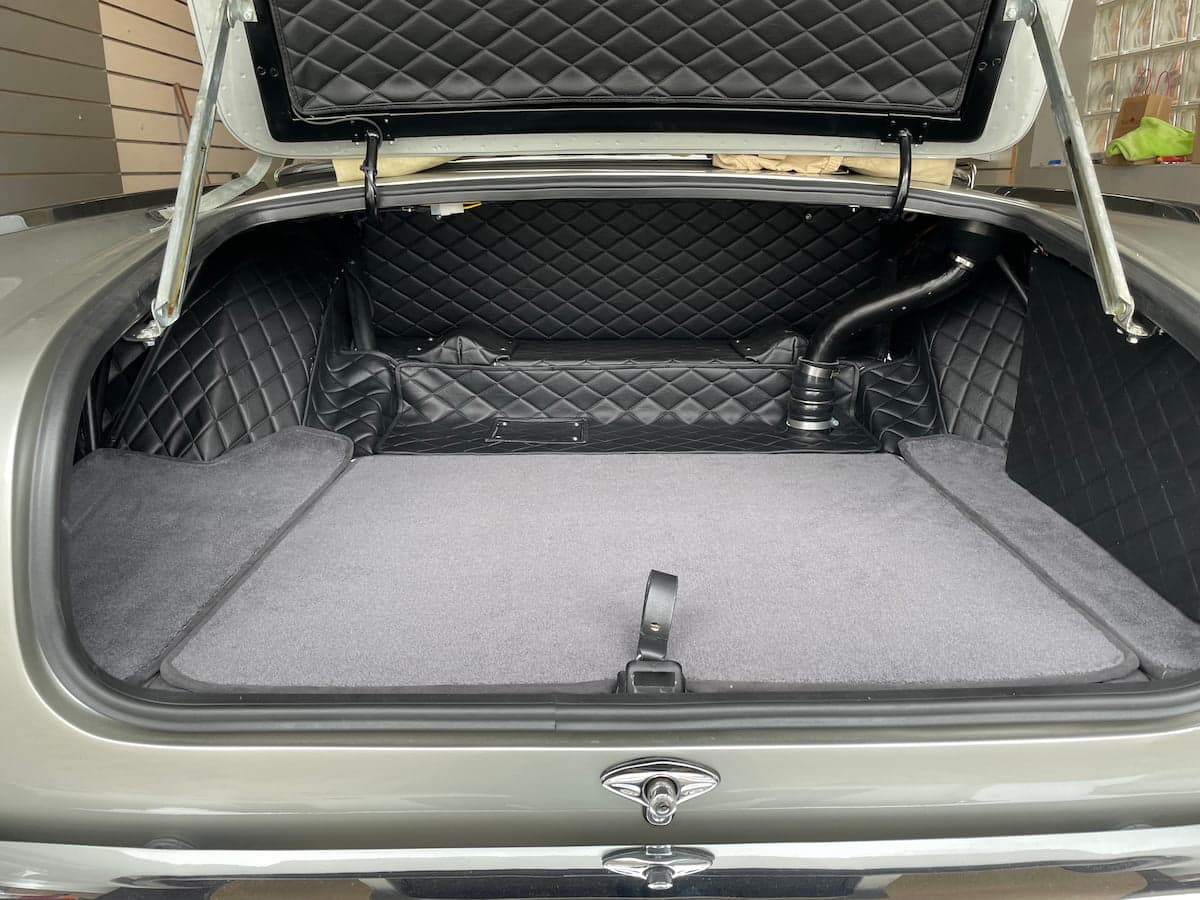 Maserati 3500 GT — black diamond-quilted boot lining